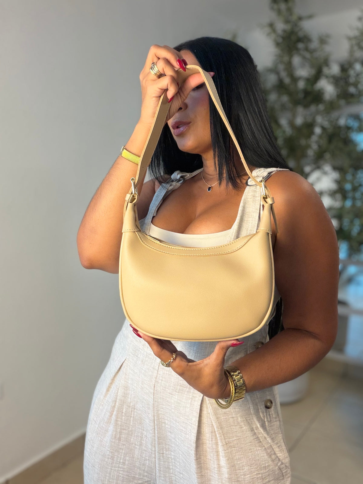 Pretty Bag Beige (color crema) so mamente práctica (trae dos mangos que intercambias)
