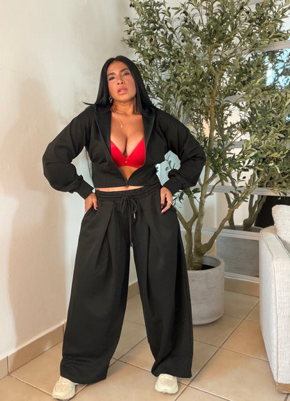 The Luxe Blacky Mega Premium Baggy Pants Set Spandex. Tiene bolsillos. La calidad y comodidad es a otro nivel! Color negro de lujo y de viajes es perfecto (SOLD OUT GRACIAS)