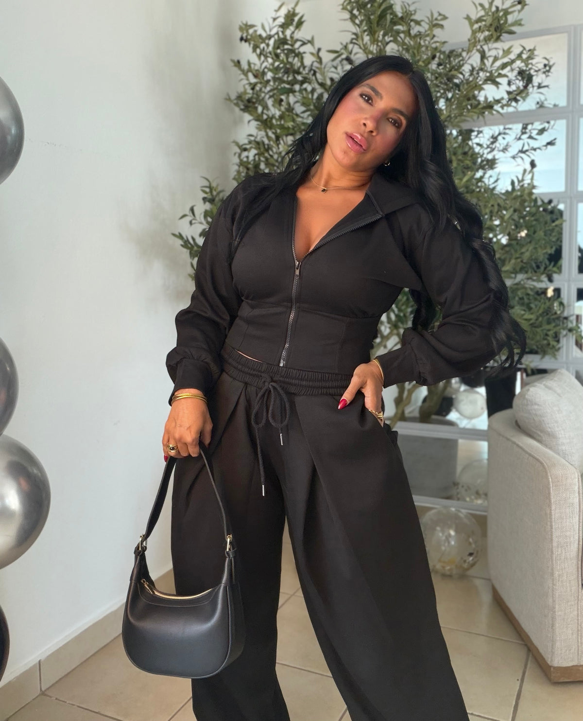 The Luxe Blacky Mega Premium Baggy Pants Set Spandex. Tiene bolsillos. La calidad y comodidad es a otro nivel! Color negro de lujo y de viajes es perfecto (SOLD OUT GRACIAS)
