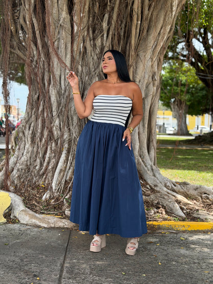 Stunning Blue Tube Spandex Midi Dress con líneas (demasiado bello!!) tiene bolsillos. No zipper ni botones