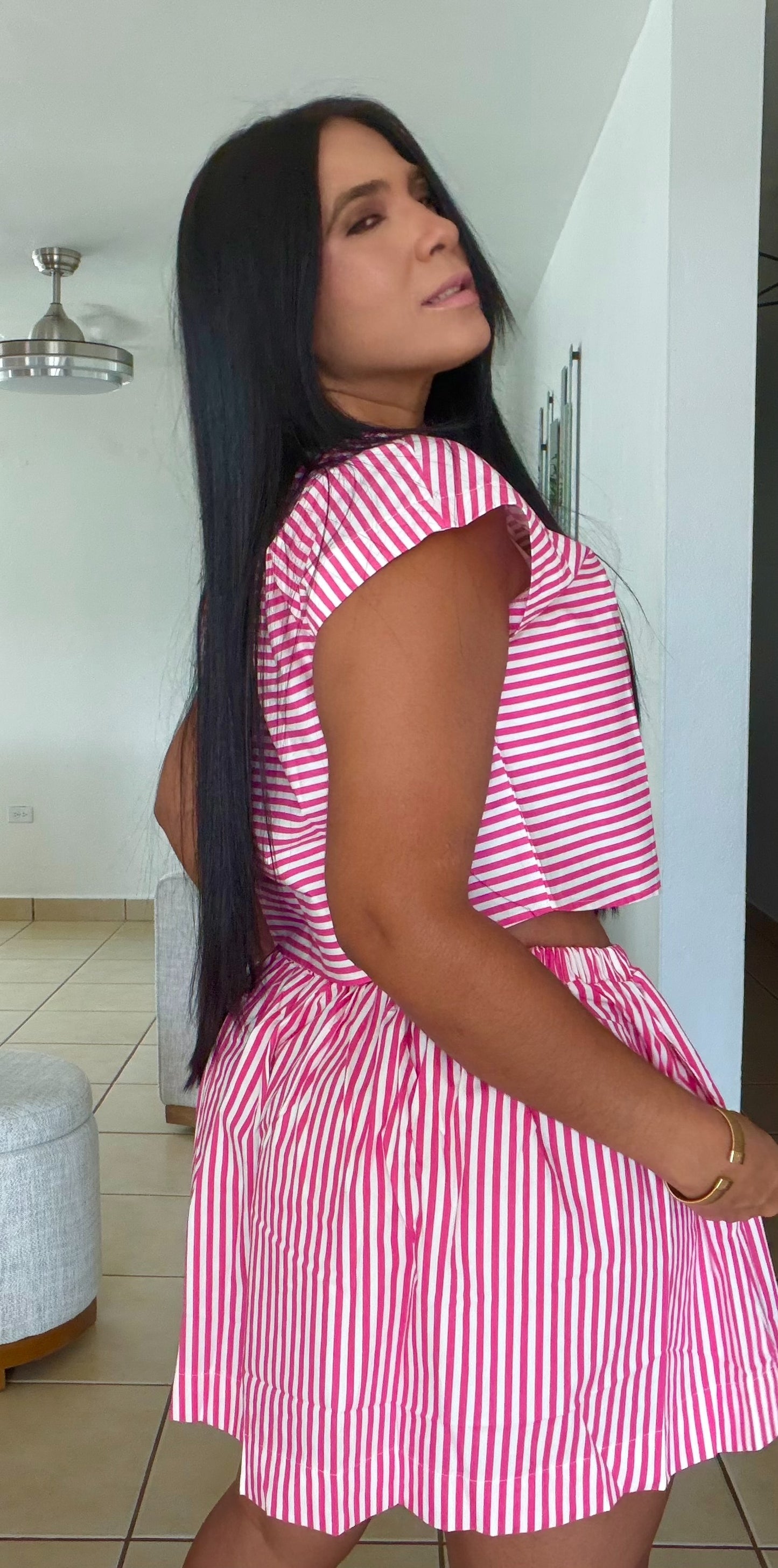 Mía Pink Striped Luxe Soandex Total Top and Skirt Ser (tiene bolsillos) SOLD OUT