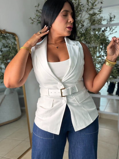 Blanco White Vest Top Incluye Cinturòn (puesto small)