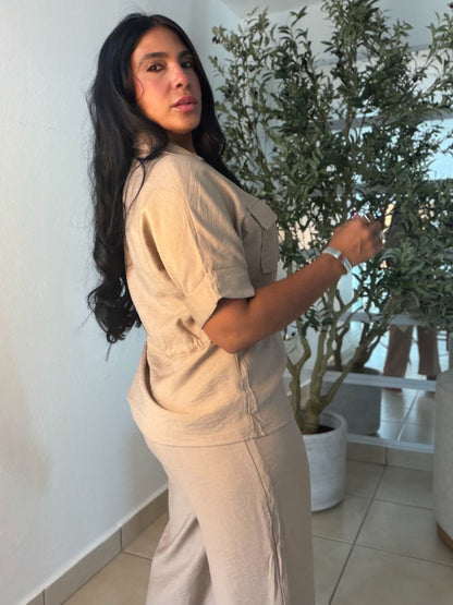 Darita De Lujo Crema Oscuro Spandex Set dr Pantalòn y Blusa Ajuatable y expandible y pantalón tiene bolsillos
