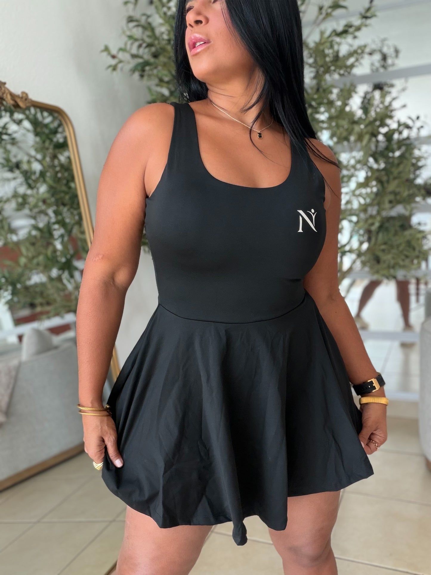 Nũra Activewear Spandex Dress von pantalòn debajo que puedes remover, bolsillos, pads en bra y controk de abdomen (black-negro) (SOLD OUT GRACIAS)