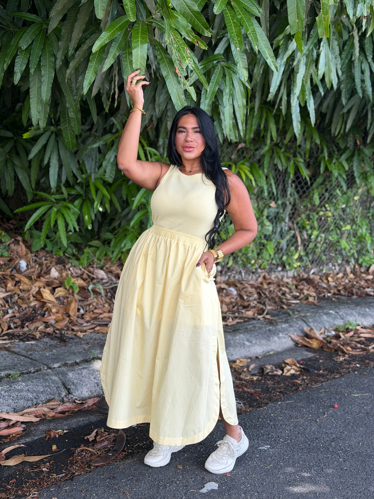 Butter Yellow Luxury Spandex Midi Knit Dress (forrito debajo suelto y tiene bolsillos)
