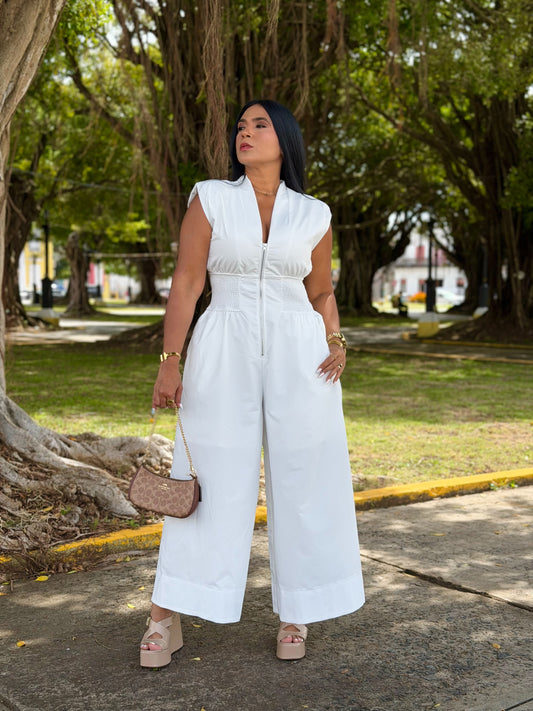 Dara Colección Exclusiva.  White Jumpsui! (Mega cómodo, expandible y tiene bolsillos) no clarea jamás! Es perfecciòn.