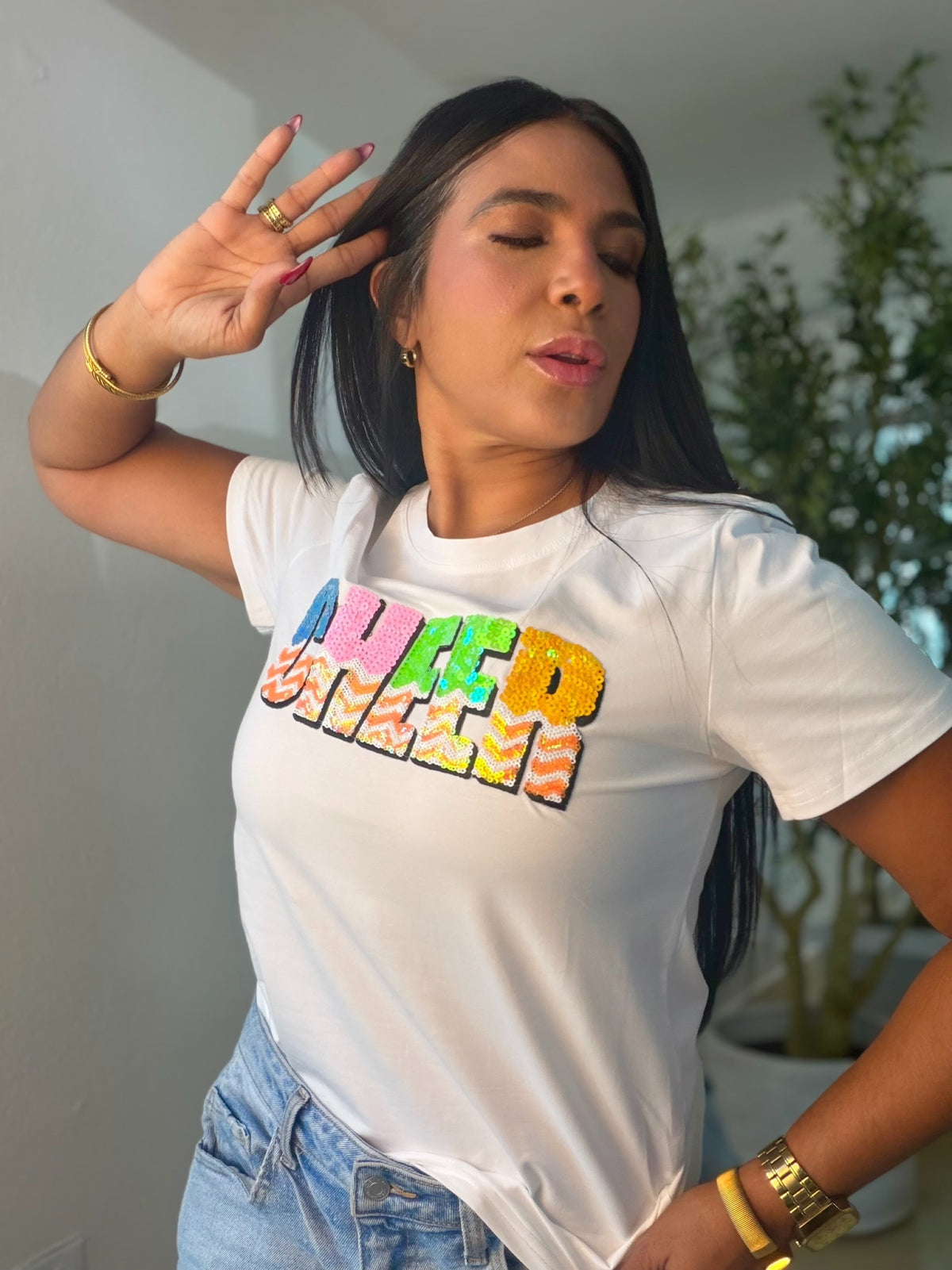Cheers White and Multicolor Shirt Top Premium (Camisa Premium Blanca con Logo de cheers en colores) suelta y expandible (100% cotton)
