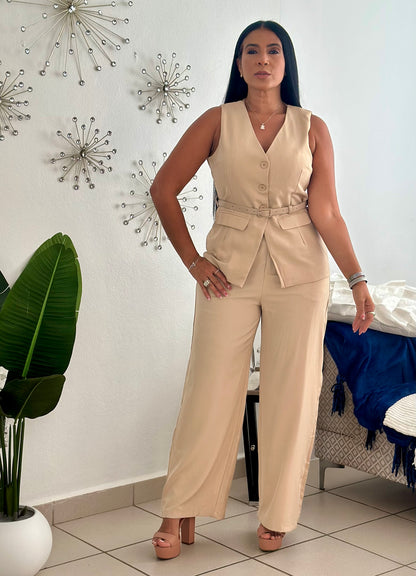 Empire Beige Vest Set ( expandible e incluye cinturón.  Cubridor totalmente)