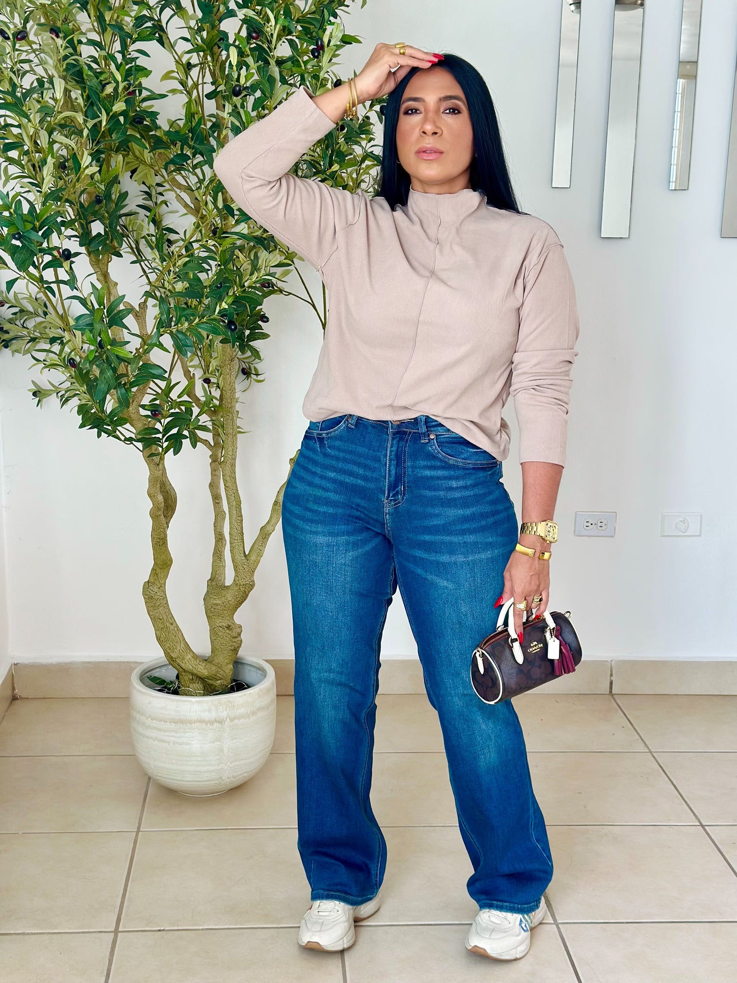 Nuevo Blue Jeans High Rise Mega Spandex! Mega bello! Úsalo con todo y por todo el año. Claro que con botas y plataformas también!