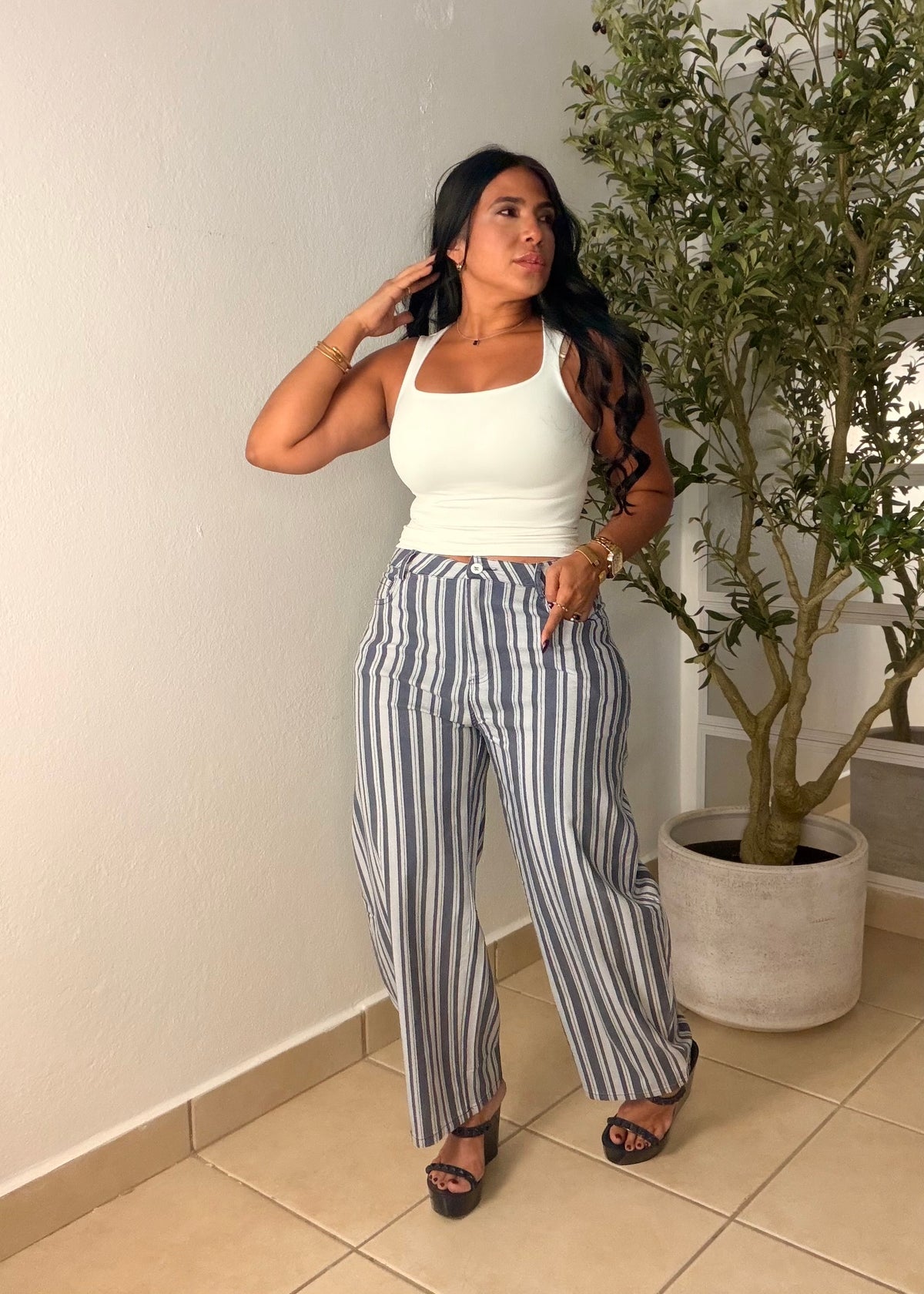 Beige Crema and Azul BluenSpandex Barrel Pants (liviano, còmdo, tiene bolsillos y bien spandex) con lìneas verticales para estilizar el cuerpo