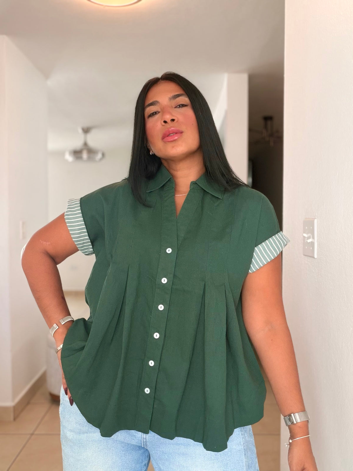 Luxe Hunter Green Linen Oversized Blusòn (mangas se usan de dos formas) Color Verde (SOLD OUT GRACIAS