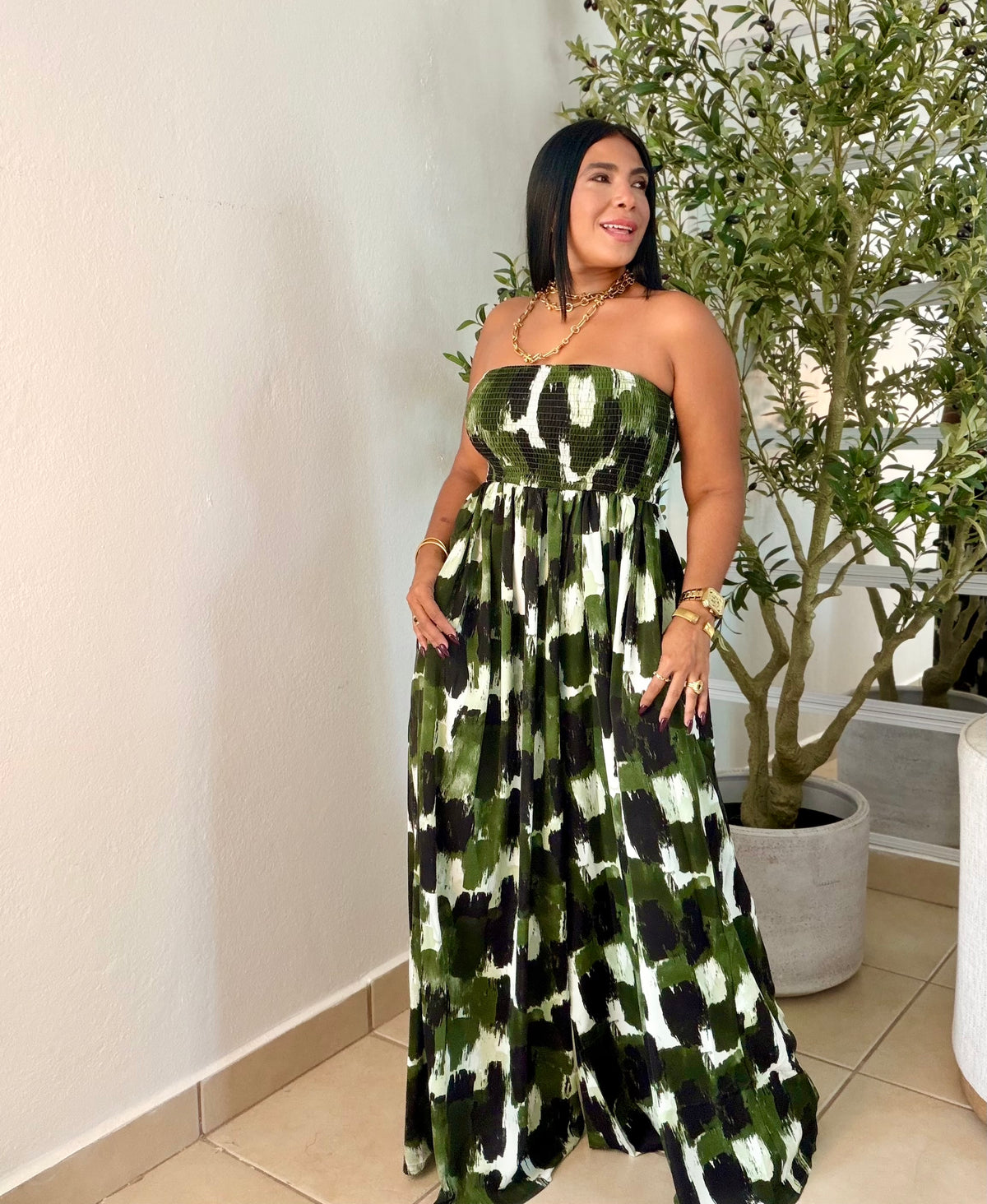 Darimar Wide Leg Spandex De Lujo Jumpsuit (tiene bolsillos y no zipper ni botones Choco Green and White  lìneas Beige. Tiene bolsillos