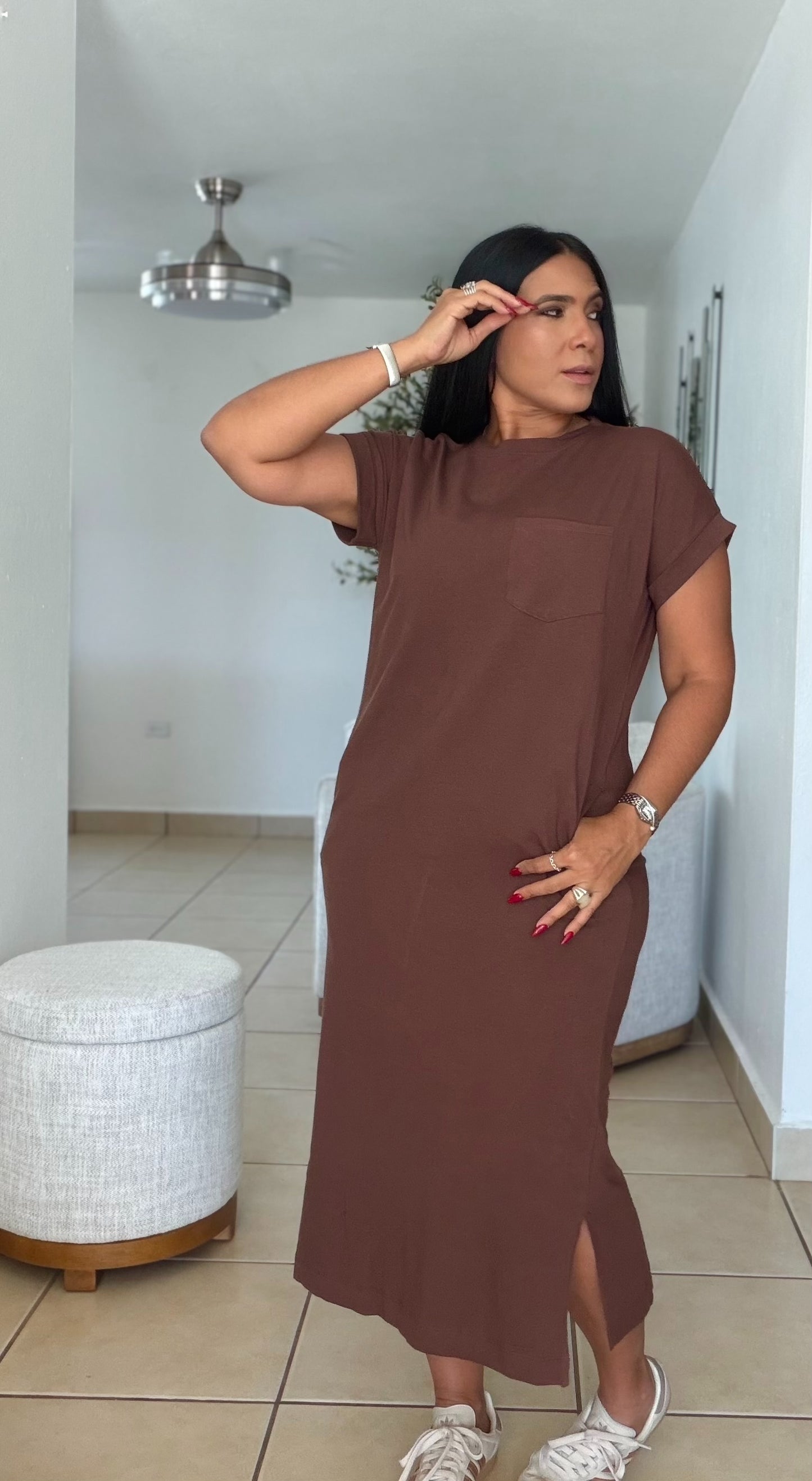 Oh Mua Choco Brown Spandex Midi Dress (ustedes ya saben)tiene bolsillos