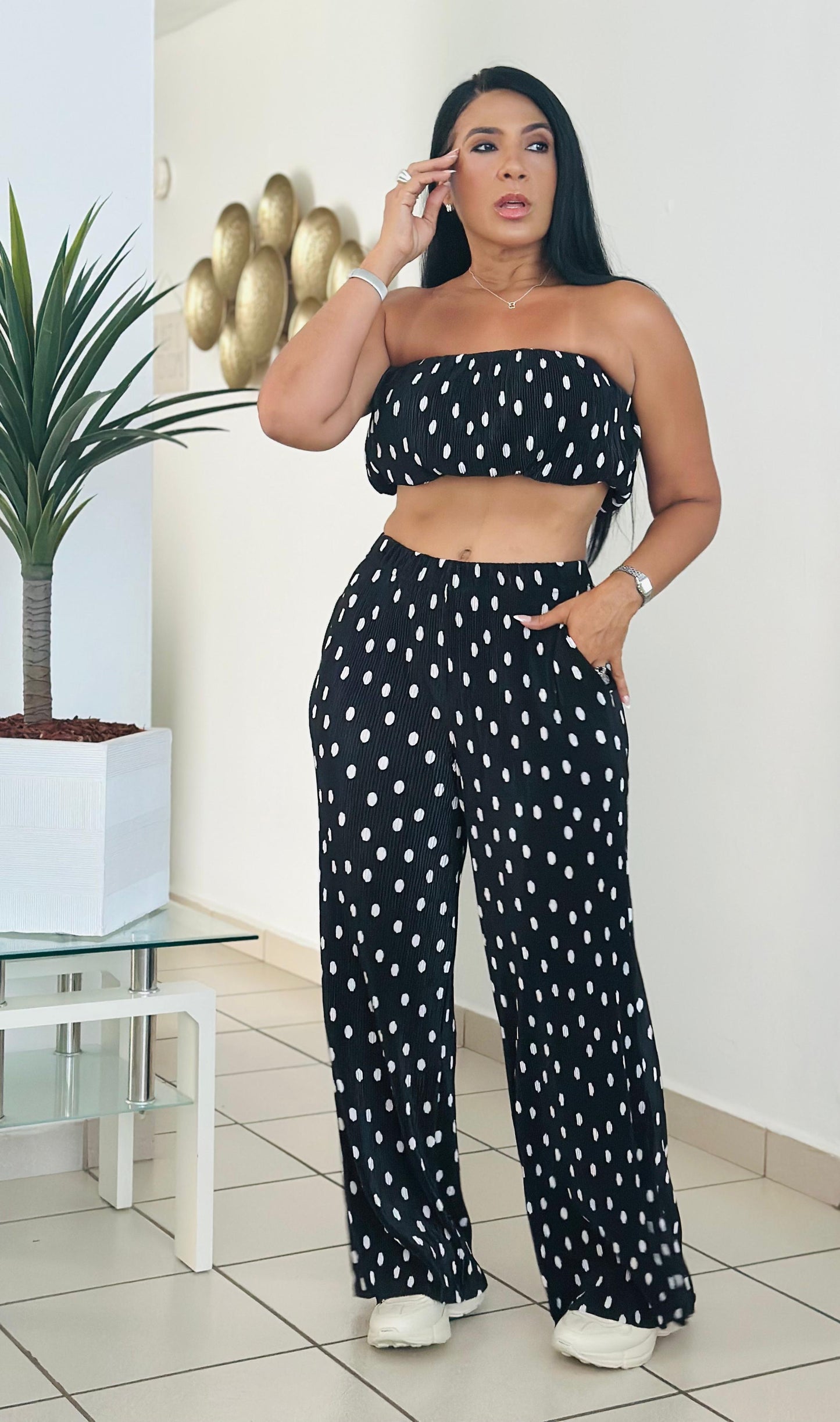 Set Polka Dots Mega Spandex y Mega bello ( tiene bolsillos y es bien suelto) puedes bajarle una talla