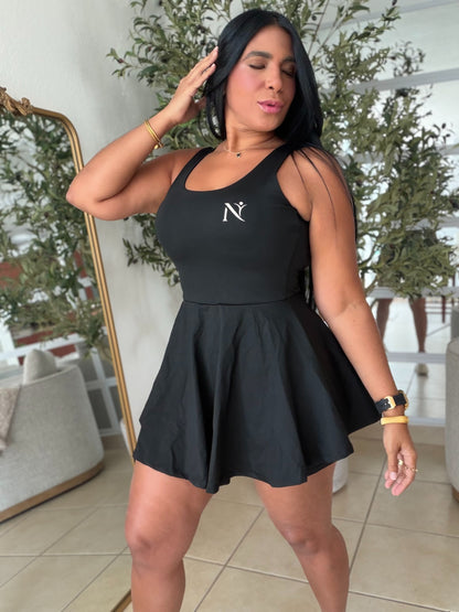 Nũra Activewear Spandex Dress von pantalòn debajo que puedes remover, bolsillos, pads en bra y controk de abdomen (black-negro) (SOLD OUT GRACIAS)