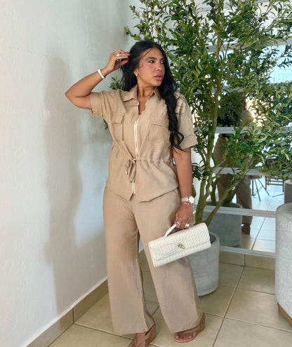 Darita De Lujo Crema Oscuro Spandex Set dr Pantalòn y Blusa Ajuatable y expandible y pantalón tiene bolsillos