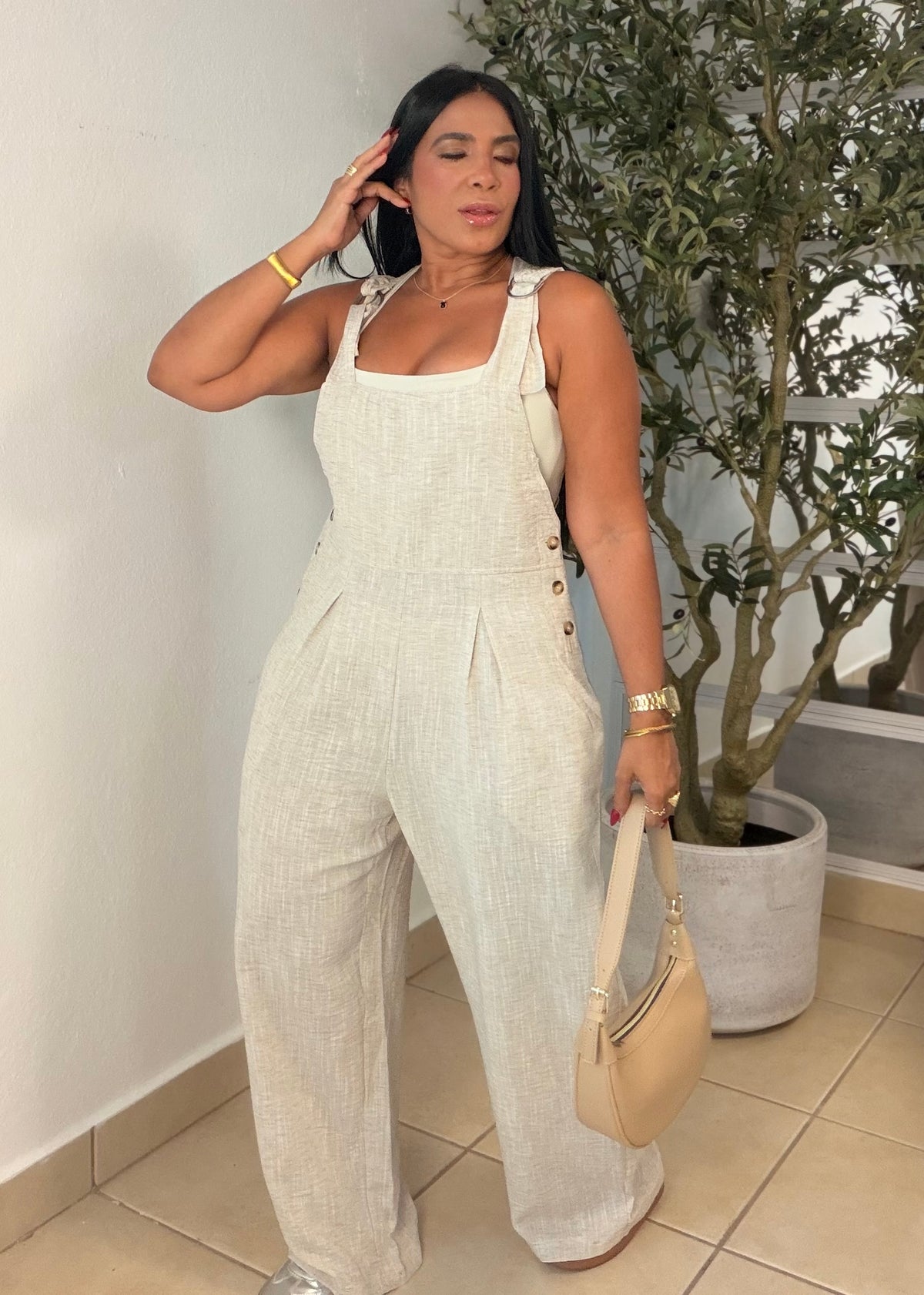 Overall color ctema avena en Hilo mega calidad premium. Ajustable en manguillos a gusto SOLD OUT GRACIAS