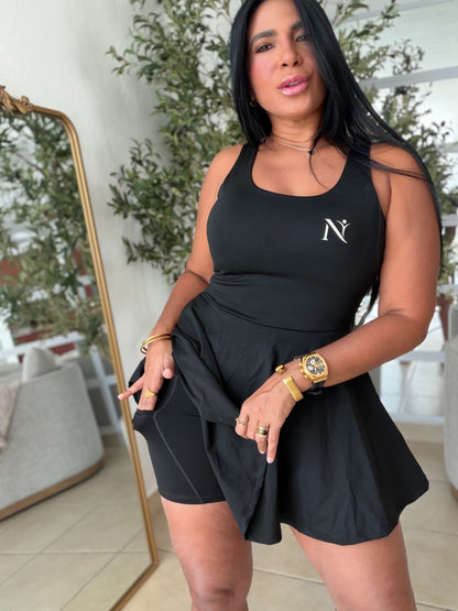 Nũra Activewear Spandex Dress von pantalòn debajo que puedes remover, bolsillos, pads en bra y controk de abdomen (black-negro) (SOLD OUT GRACIAS)
