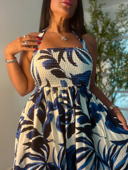 Jaravacia Leaves Blue Spandex Halter and tube Maxi Dress ( color azul bienn spandex y tiene bolsillos) puesto small