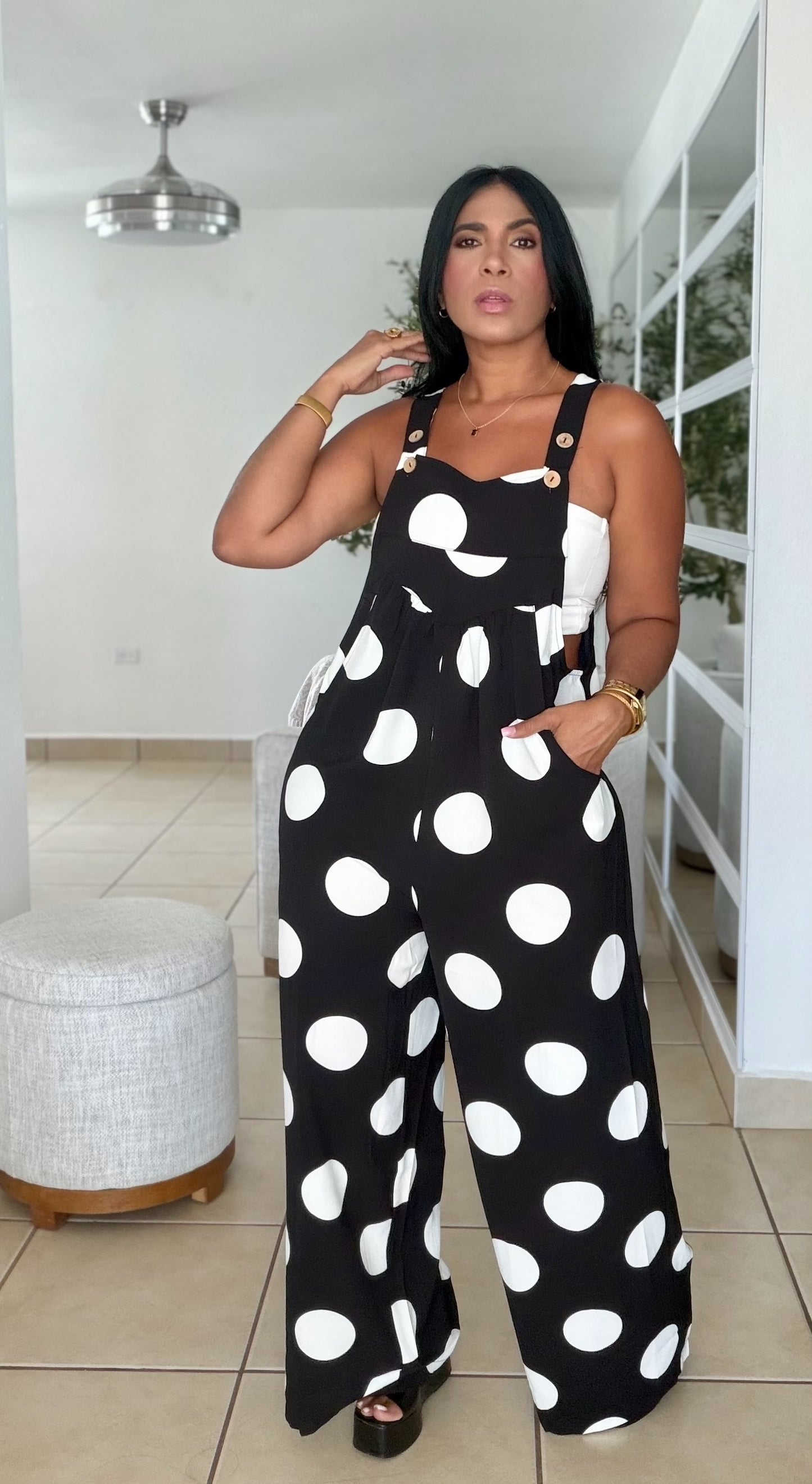 Darita Oversized Black and White De Overall (tiene bolsillos) negro y blanco (SOLD OUT)