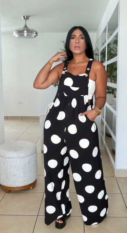 Darita Oversized Black and White De Overall (tiene bolsillos) negro y blanco (SOLD OUT)