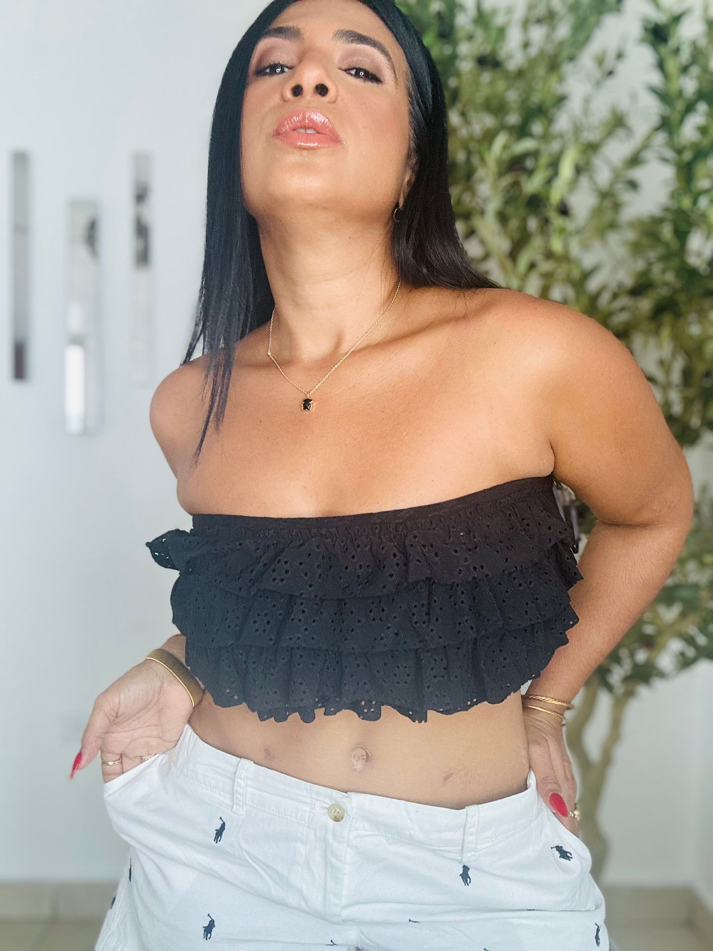 Black Spandex Ruffle Crop Top (Bien cómoda y expandible total)
