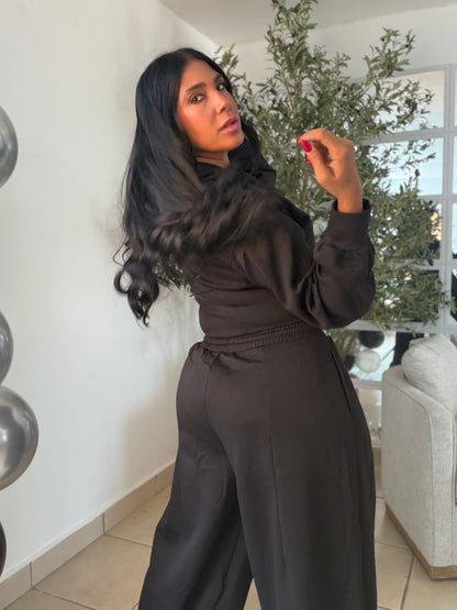 The Luxe Blacky Mega Premium Baggy Pants Set Spandex. Tiene bolsillos. La calidad y comodidad es a otro nivel! Color negro de lujo y de viajes es perfecto (SOLD OUT GRACIAS)
