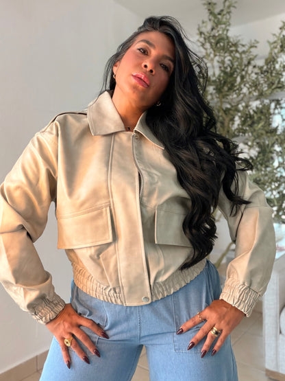Chaqueta Ecru Beige Marmoleado de Mega Lujo! Oversized Style Expandible. Cómoda y tiene bolsillos.  Leather