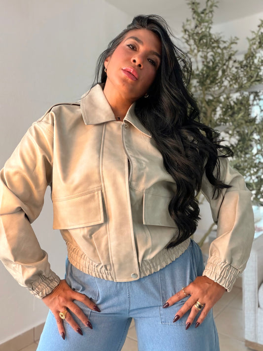Chaqueta Ecru Beige Marmoleado de Mega Lujo! Oversized Style Expandible. Cómoda y tiene bolsillos.  Leather