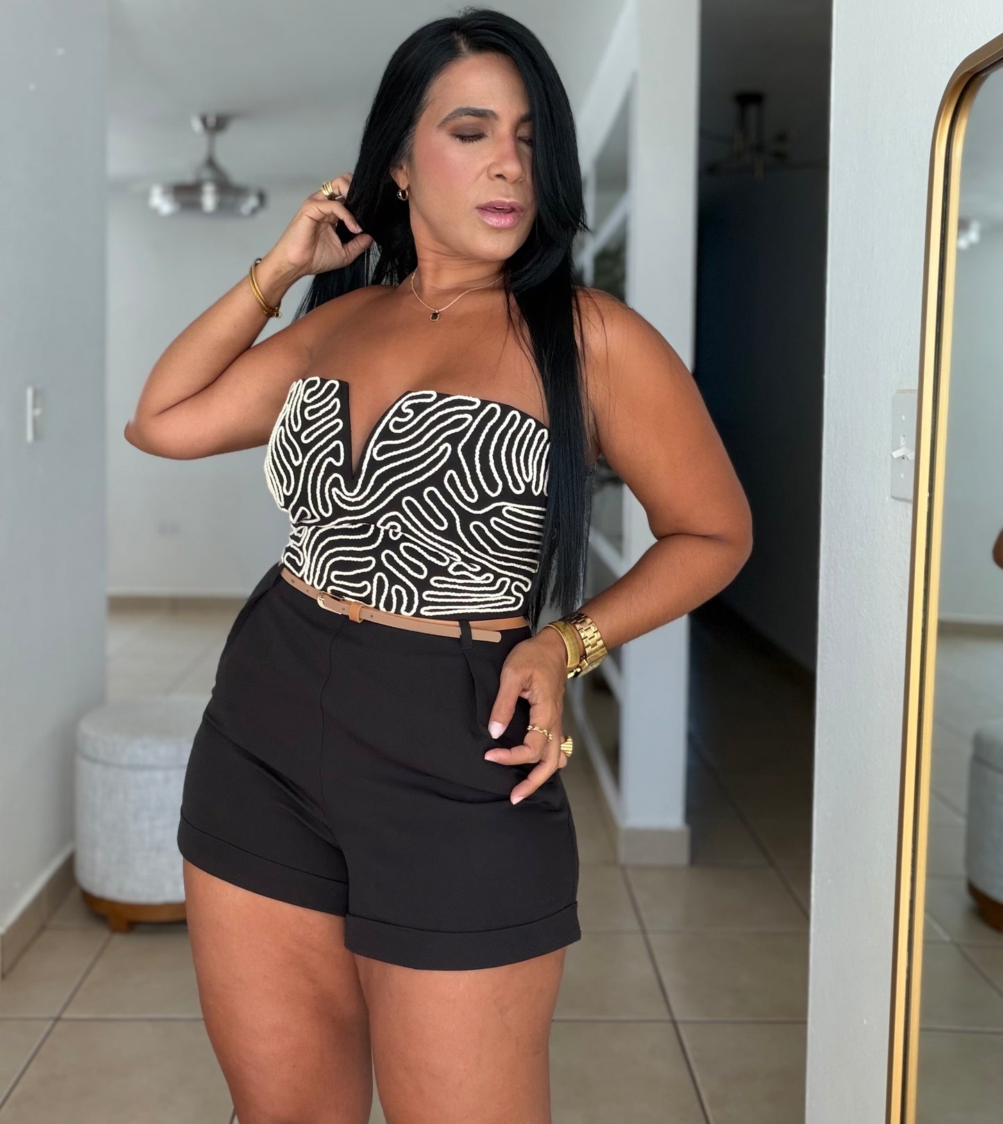 De Negro Black Blacky y Detalles en Crema e Incluye Correa Spandex Romper( tiene bolsillos) LO AMOOOO (SOLD)