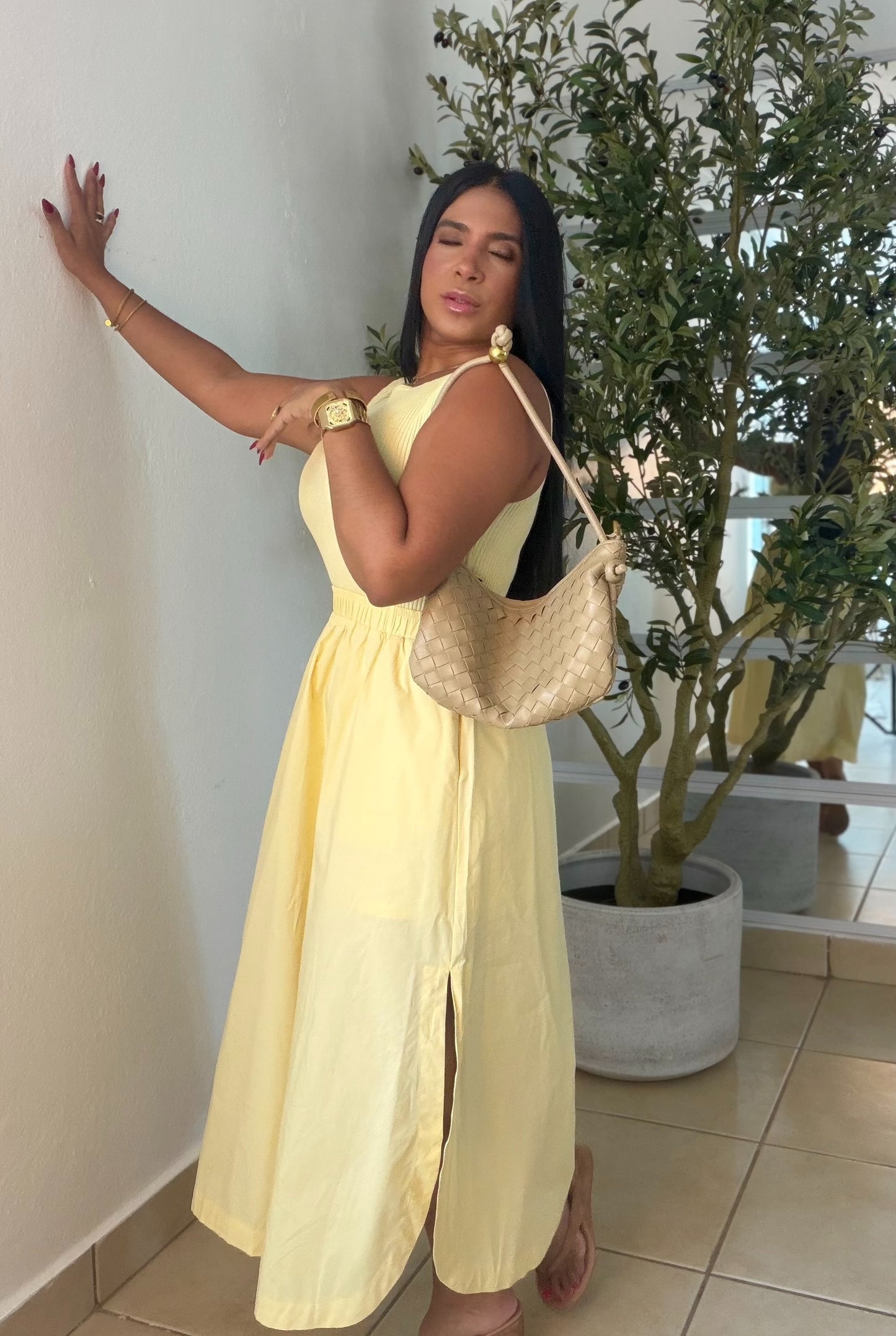 Butter Yellow Luxury Spandex Midi Knit Dress (forrito debajo suelto y tiene bolsillos)