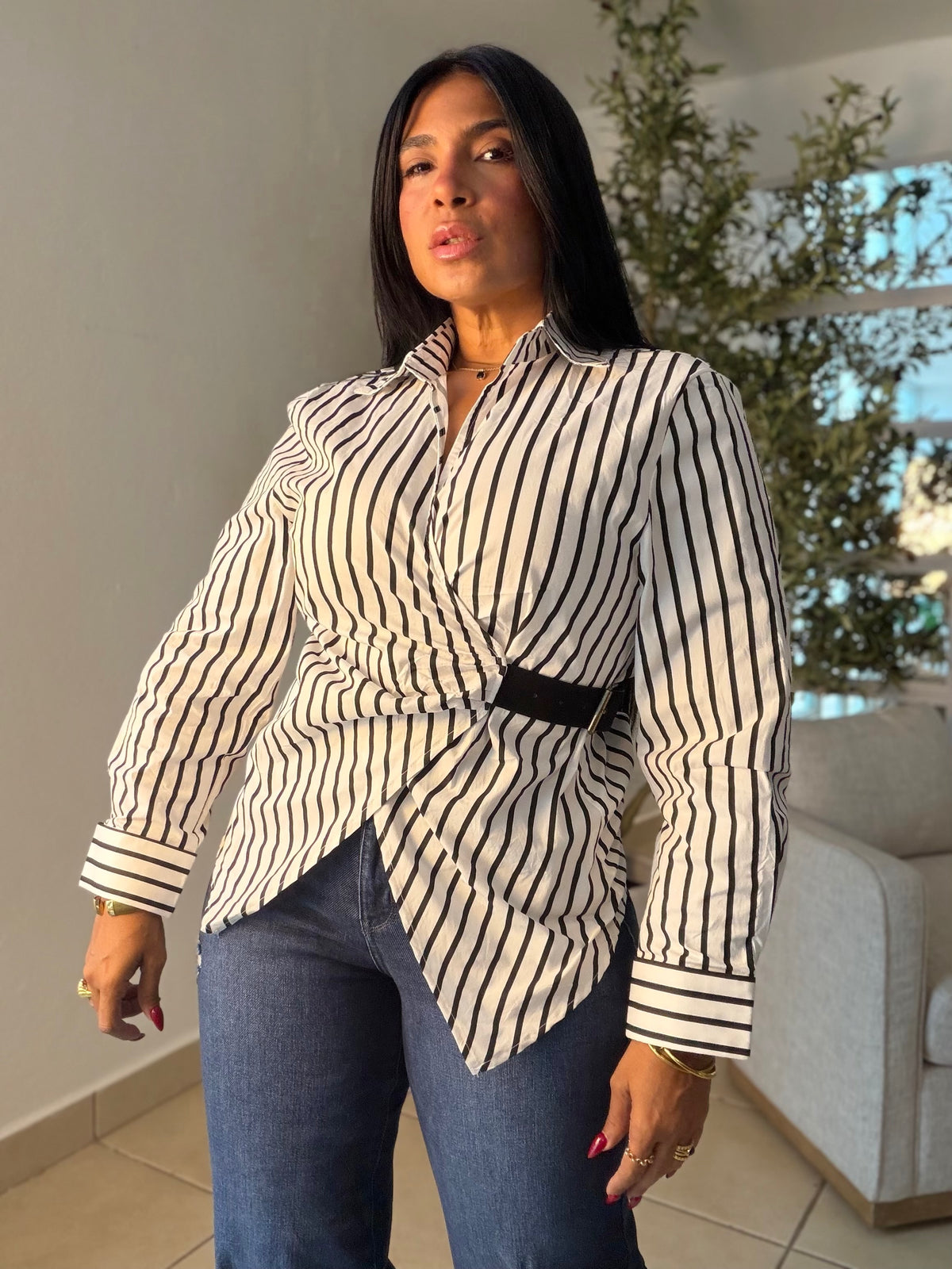 White and Black Striped 💯 Cotton Spandex y Ajustable Shirt Blouse. Blanco con lìneas negras