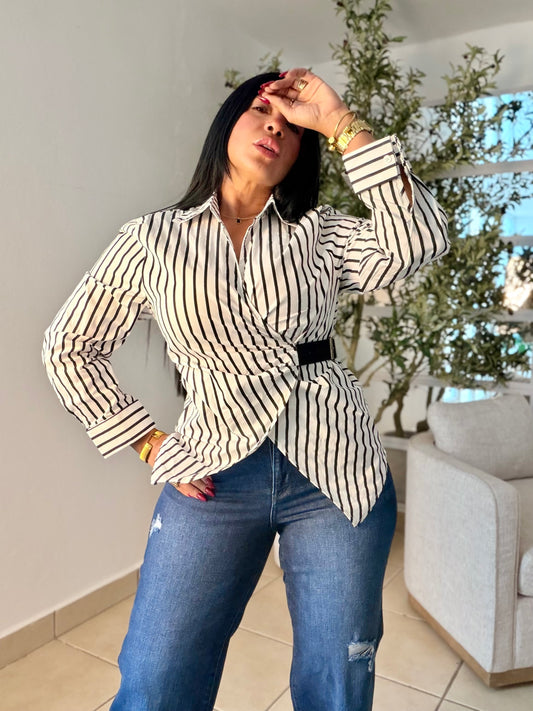 White and Black Striped 💯 Cotton Spandex y Ajustable Shirt Blouse. Blanco con lìneas negras