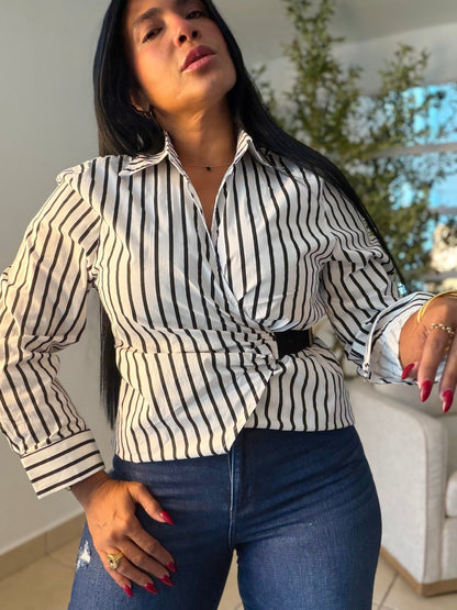 White and Black Striped 💯 Cotton Spandex y Ajustable Shirt Blouse. Blanco con lìneas negras