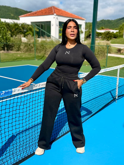 Blacky Luxe Nűra Top and Wise Leg Pants Set Spandex. Calidad Premium y tiene bolsillos