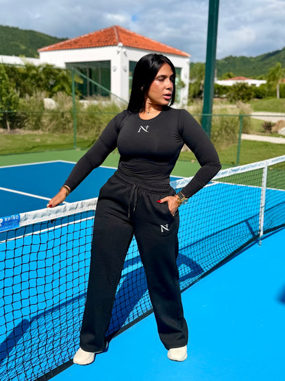 Blacky Luxe Nűra Top and Wise Leg Pants Set Spandex. Calidad Premium y tiene bolsillos