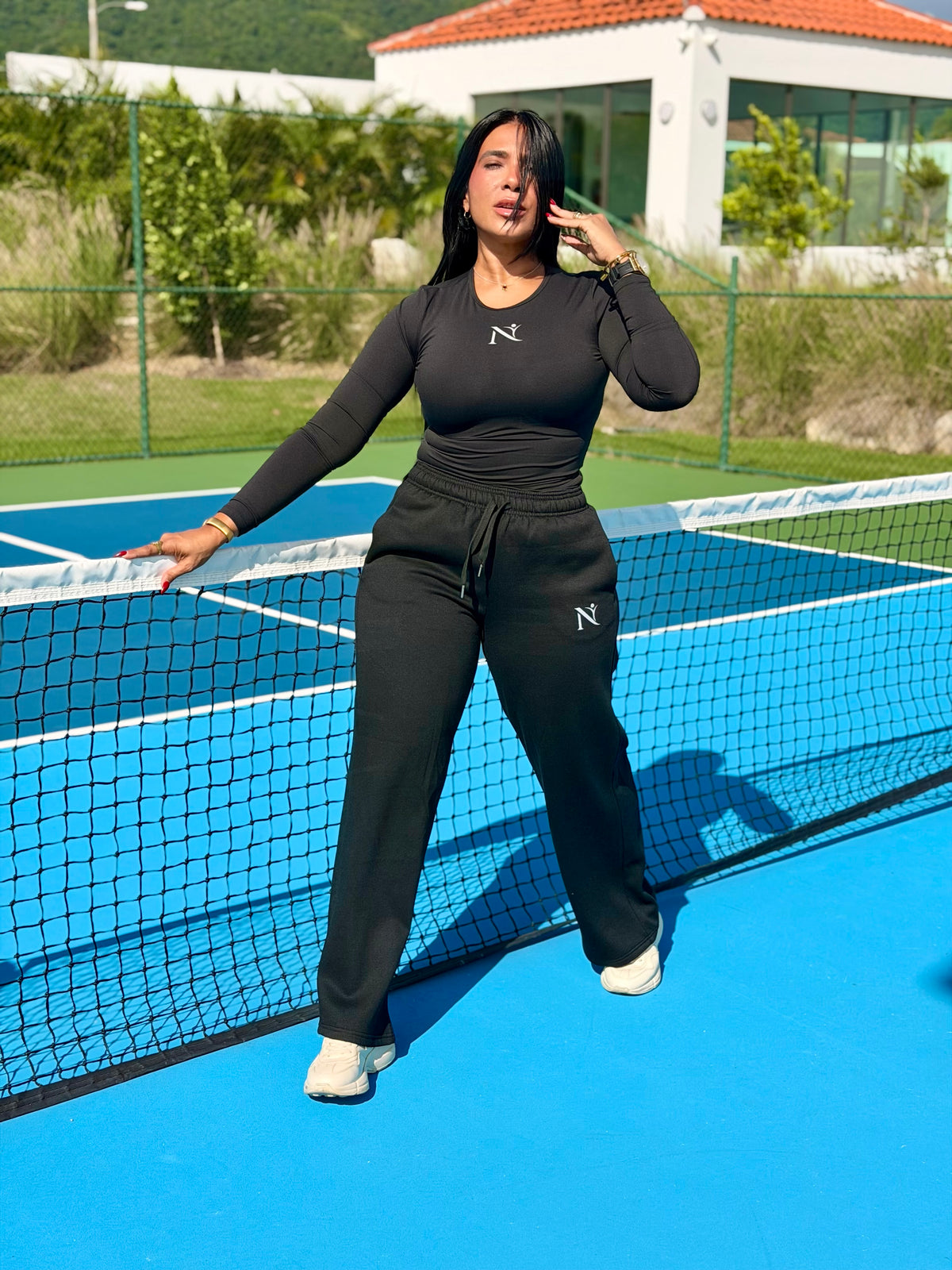 Blacky Luxe Nűra Top and Wise Leg Pants Set Spandex. Calidad Premium y tiene bolsillos