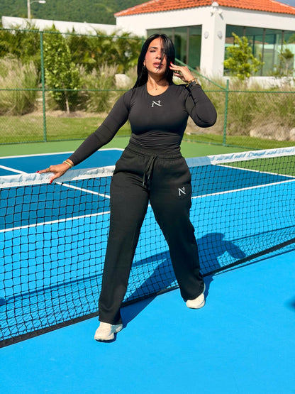 Blacky Luxe Nűra Top and Wise Leg Pants Set Spandex. Calidad Premium y tiene bolsillos