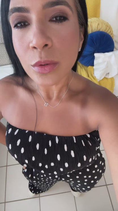 Set Polka Dots Mega Spandex y Mega bello ( tiene bolsillos y es bien suelto) puedes bajarle una talla) no zipper ni botones